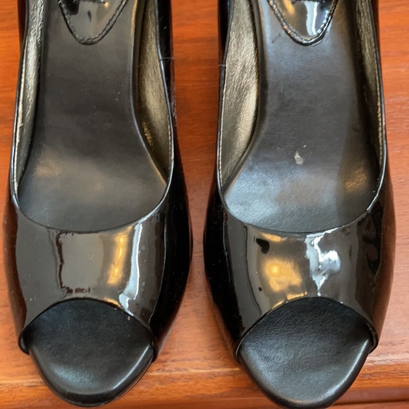 Banana Republic Peep Toe 4 Inch Heels - Picture 9 of 15